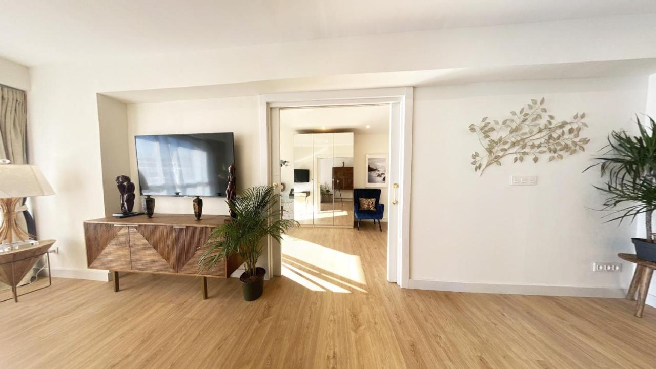Miramar Luxurious Flat, 3 Double Rooms, Free Parking, Terrace, Completely New San Sebastián Eksteriør billede