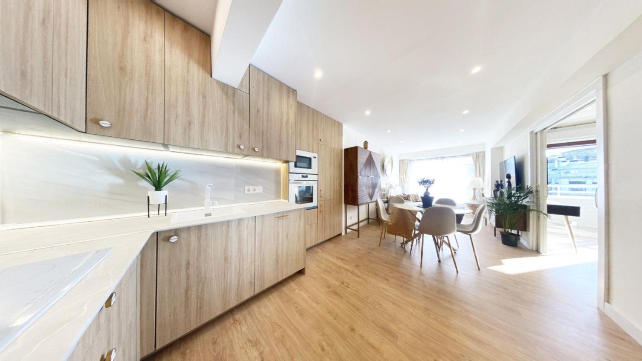 Miramar Luxurious Flat, 3 Double Rooms, Free Parking, Terrace, Completely New San Sebastián Eksteriør billede