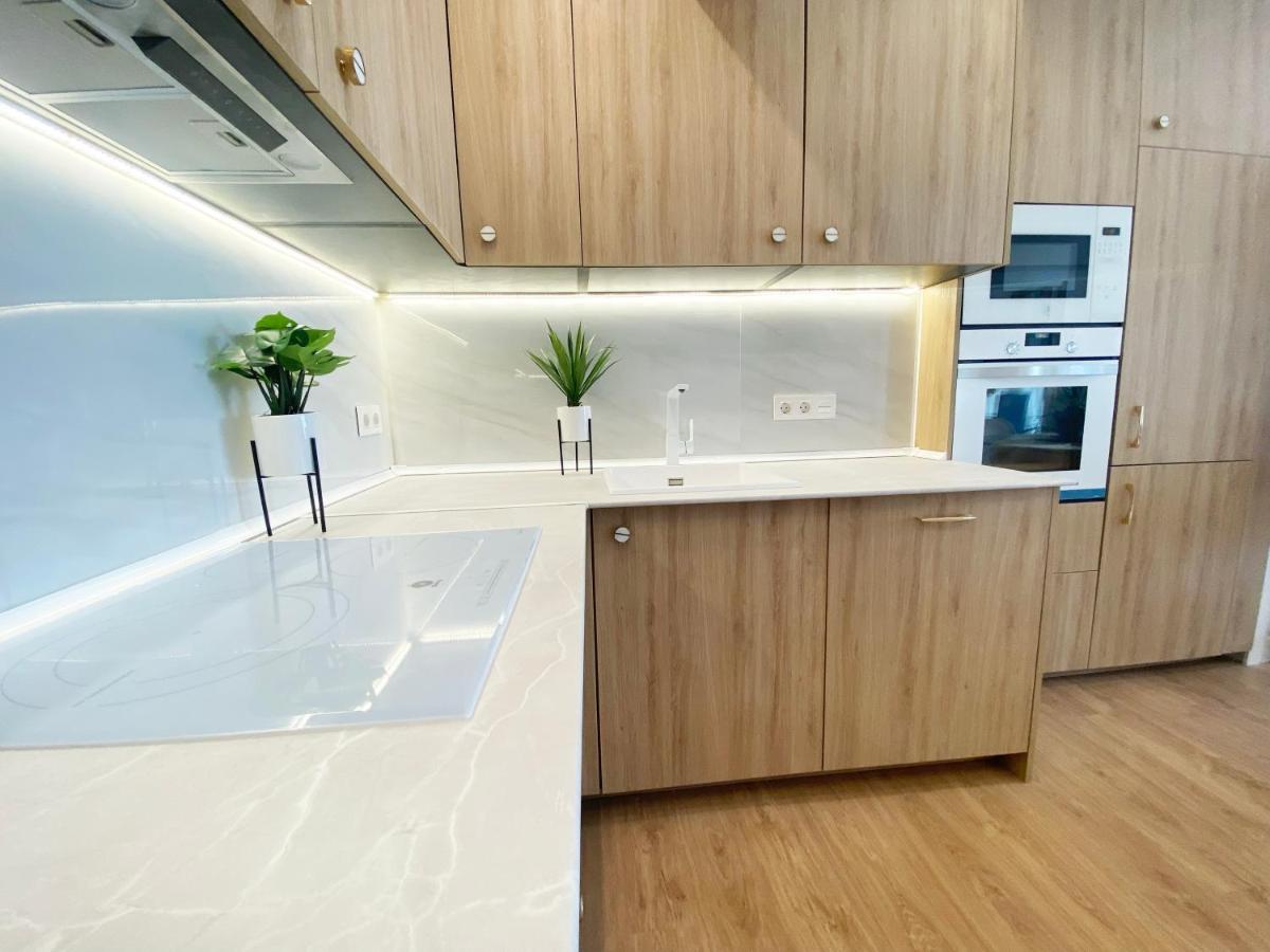 Miramar Luxurious Flat, 3 Double Rooms, Free Parking, Terrace, Completely New San Sebastián Eksteriør billede