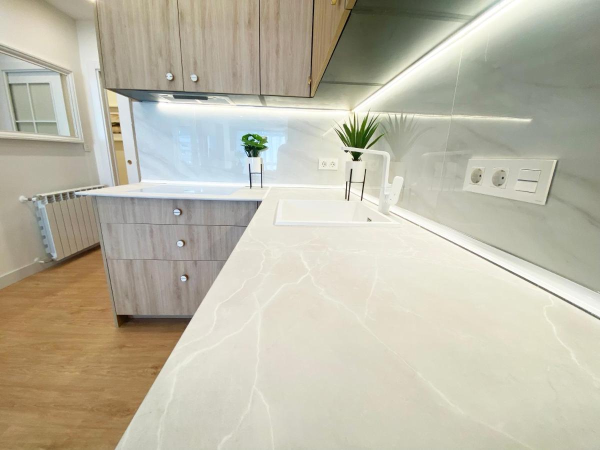 Miramar Luxurious Flat, 3 Double Rooms, Free Parking, Terrace, Completely New San Sebastián Eksteriør billede