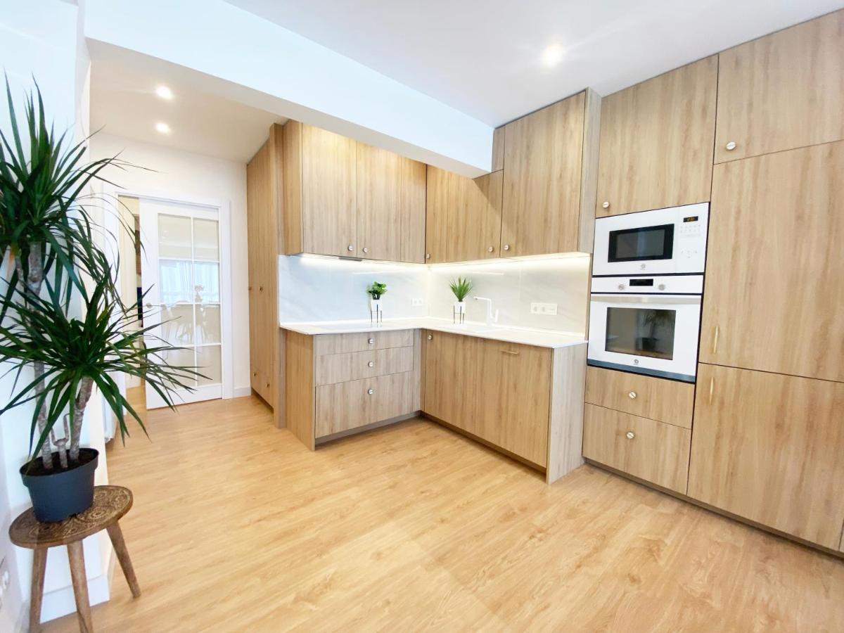 Miramar Luxurious Flat, 3 Double Rooms, Free Parking, Terrace, Completely New San Sebastián Eksteriør billede