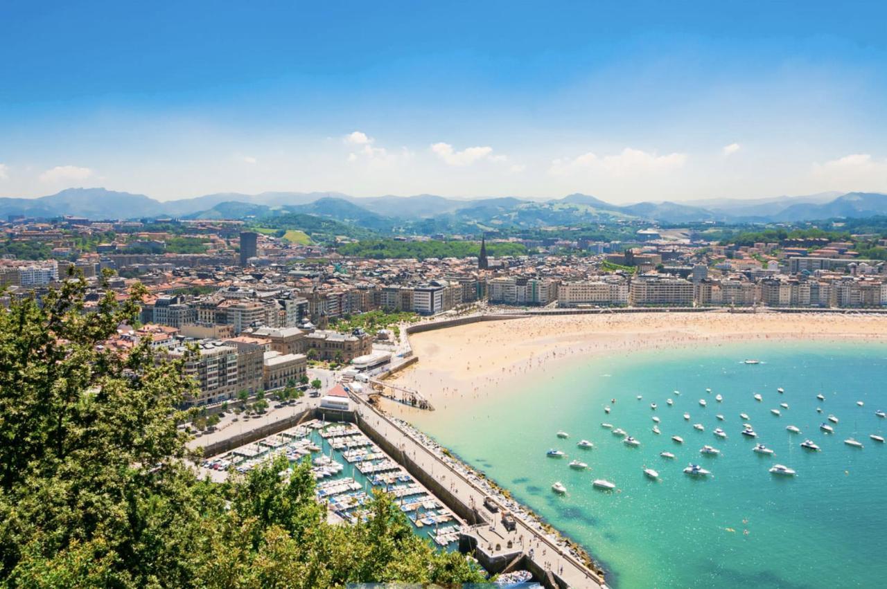 Miramar Luxurious Flat, 3 Double Rooms, Free Parking, Terrace, Completely New San Sebastián Eksteriør billede