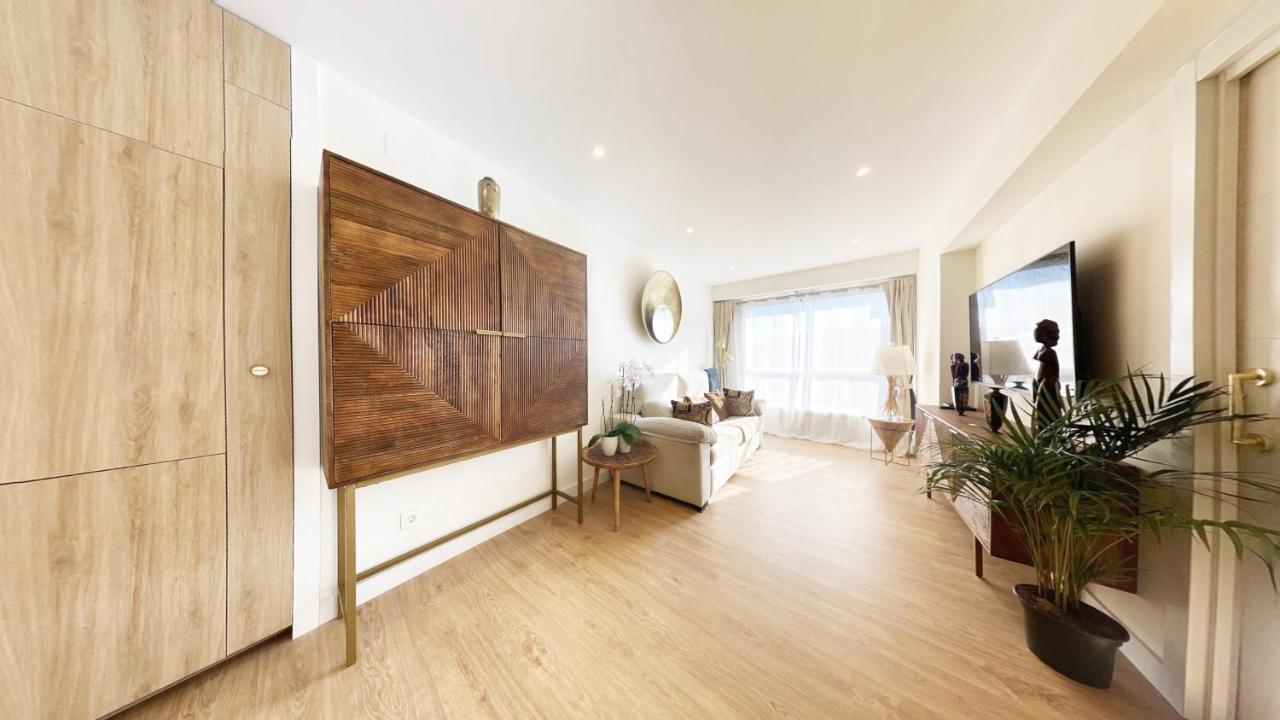Miramar Luxurious Flat, 3 Double Rooms, Free Parking, Terrace, Completely New San Sebastián Eksteriør billede